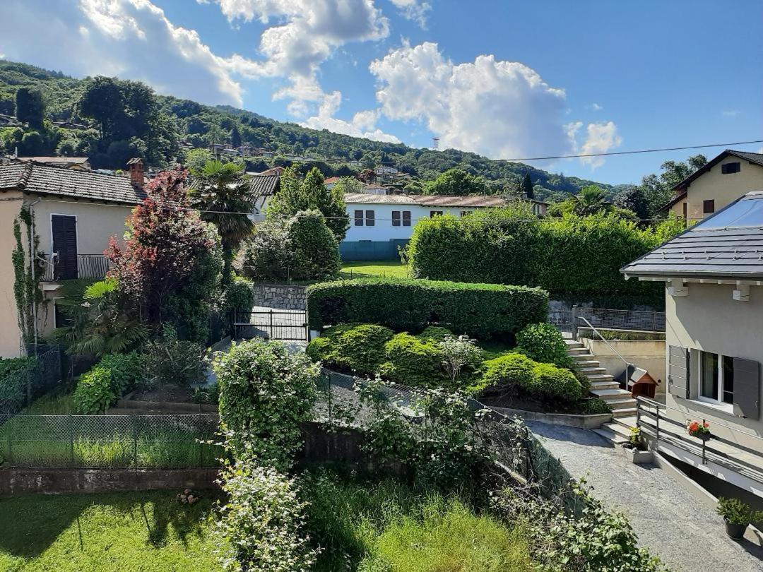 Casa Pinna Levo Di Stresa Exteriör bild